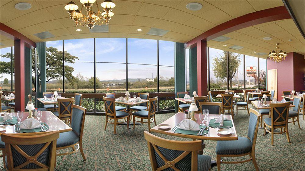 Red Lion Hotel Coos Bay Esterno foto